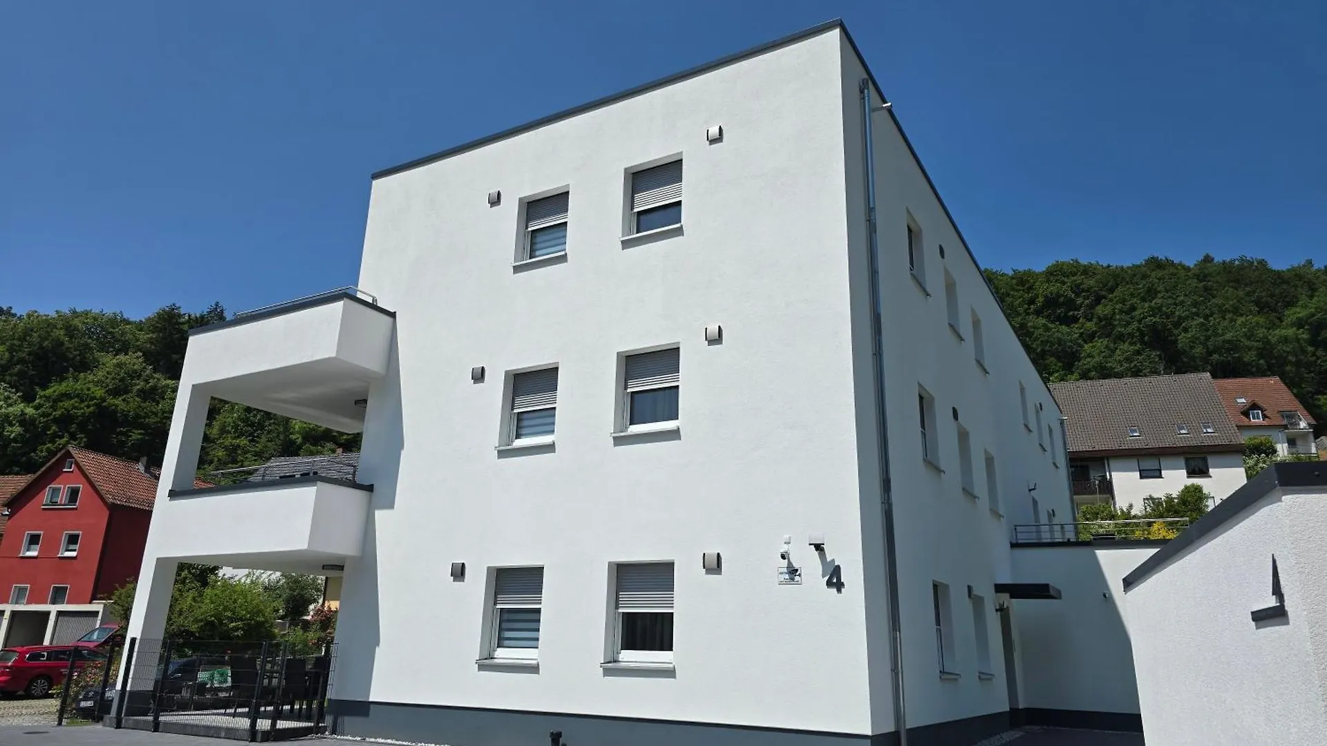 Apartment Mit Voll Ausgestatetter Kueche, Badewanne, Balkon, Parkplatz Vor Dem Haus, Ruhig Gelegen, Ada5 Kulmbach 0*,  Alemanha